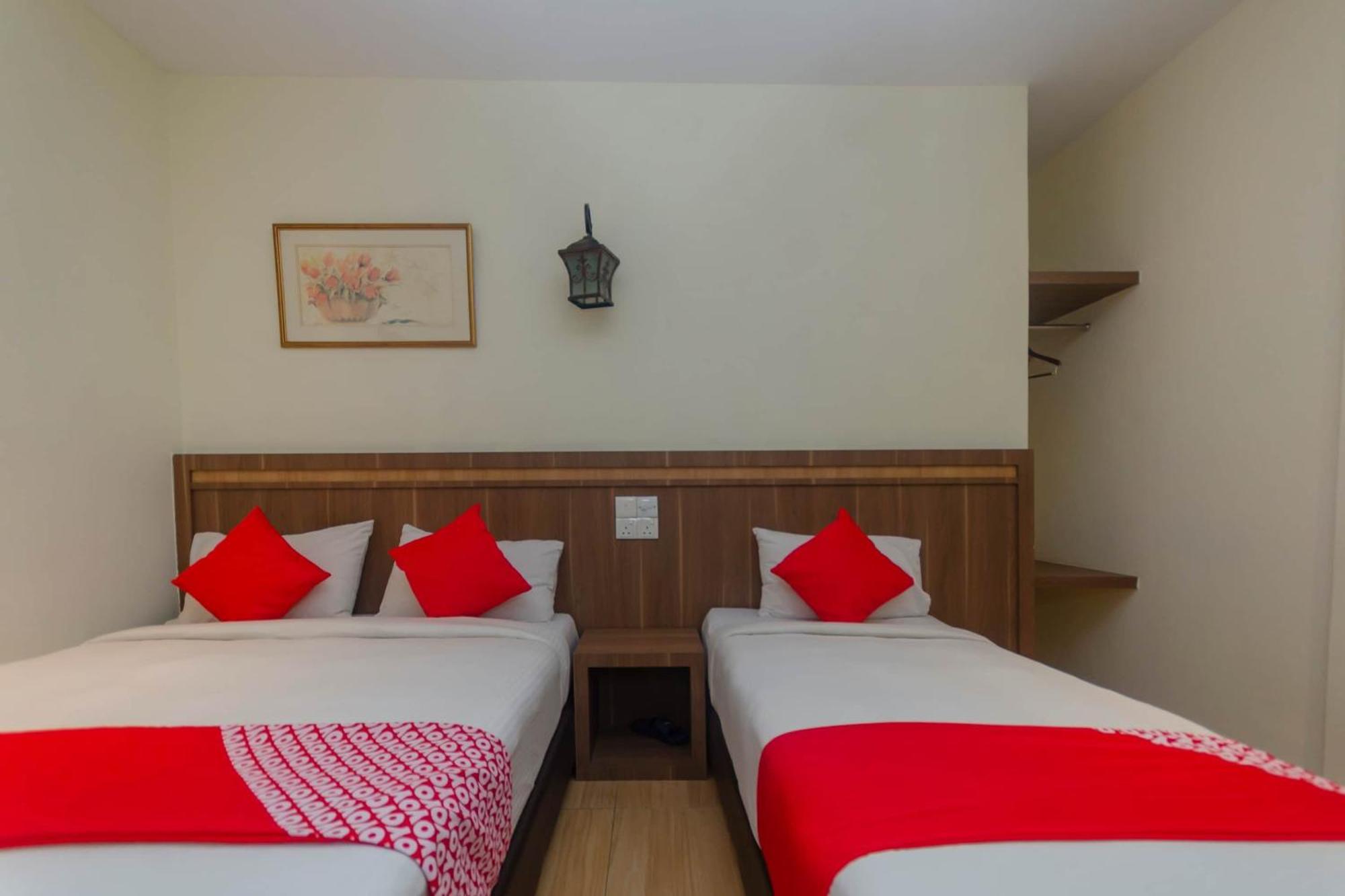 Super Oyo 596 The Vintage Hotel Джохор-Бару Екстер'єр фото