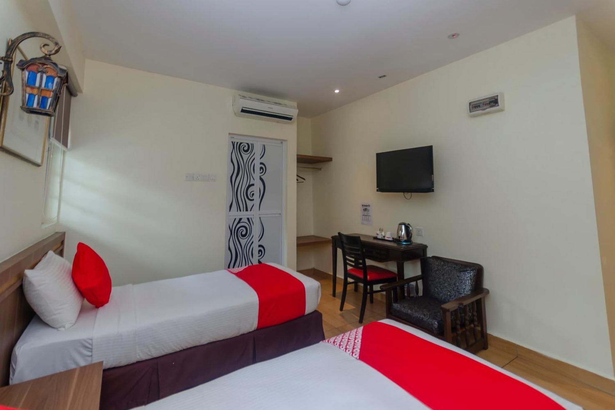 Super Oyo 596 The Vintage Hotel Джохор-Бару Екстер'єр фото