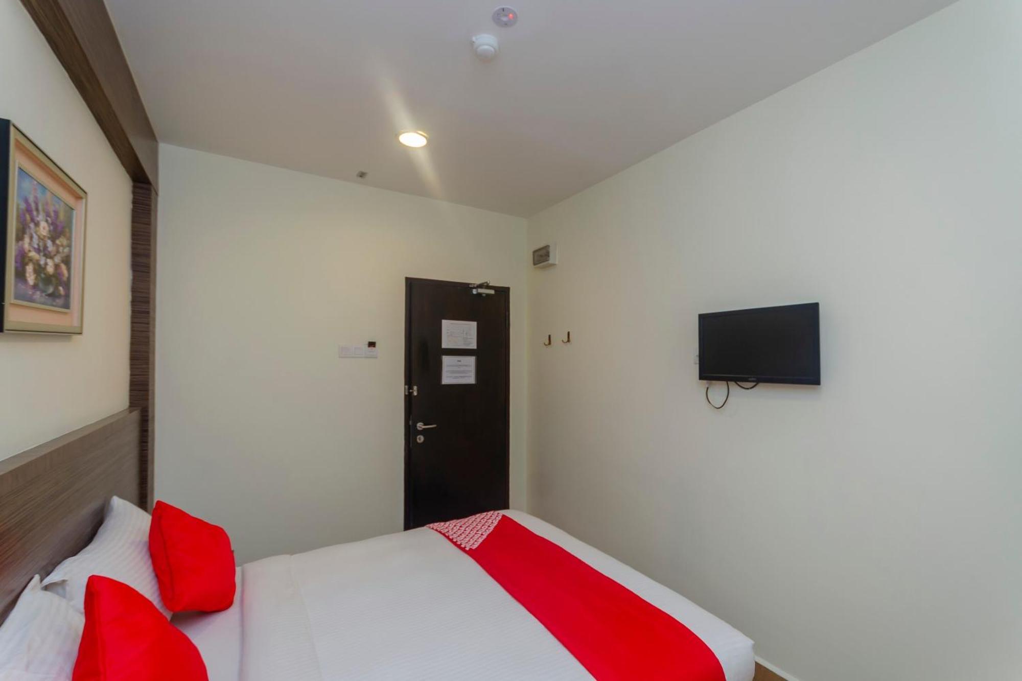 Super Oyo 596 The Vintage Hotel Джохор-Бару Екстер'єр фото