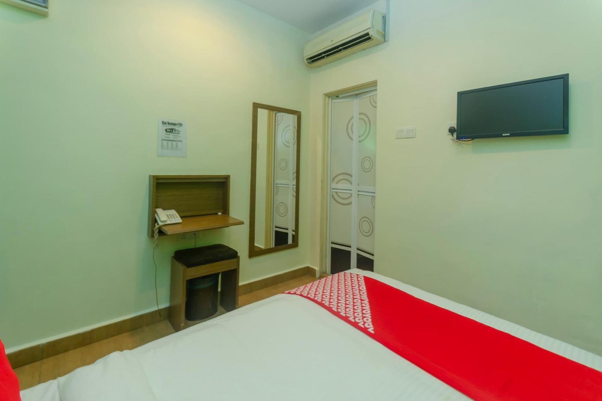 Super Oyo 596 The Vintage Hotel Джохор-Бару Екстер'єр фото