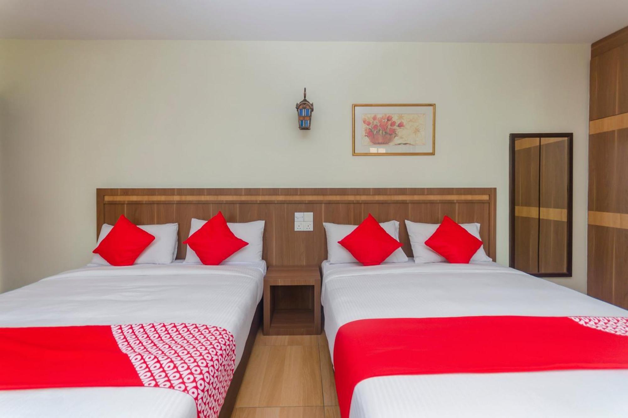 Super Oyo 596 The Vintage Hotel Джохор-Бару Екстер'єр фото