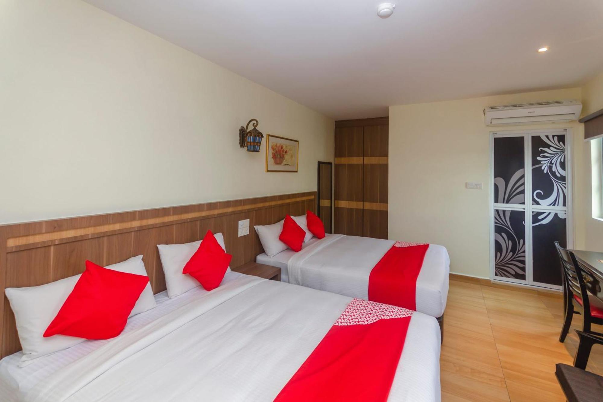 Super Oyo 596 The Vintage Hotel Джохор-Бару Екстер'єр фото